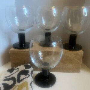 Crate & Barrel Viva Black Grand Wine Glasses Set Of 4 15 oz Discontinued Modern